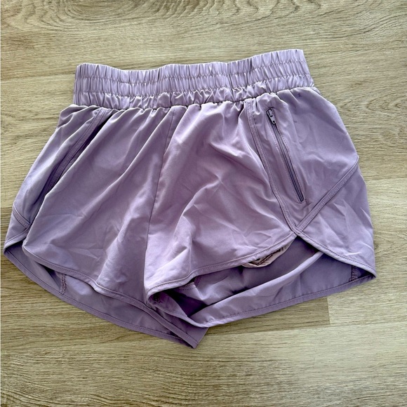 Light purple running shorts with pockets #runningessentials - Picture 1 of 2